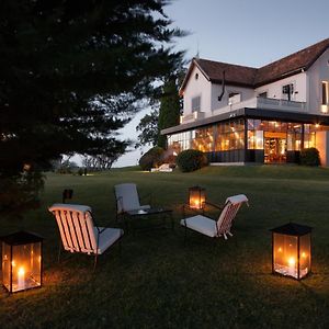 Las Liebres Restaurant & Hotel